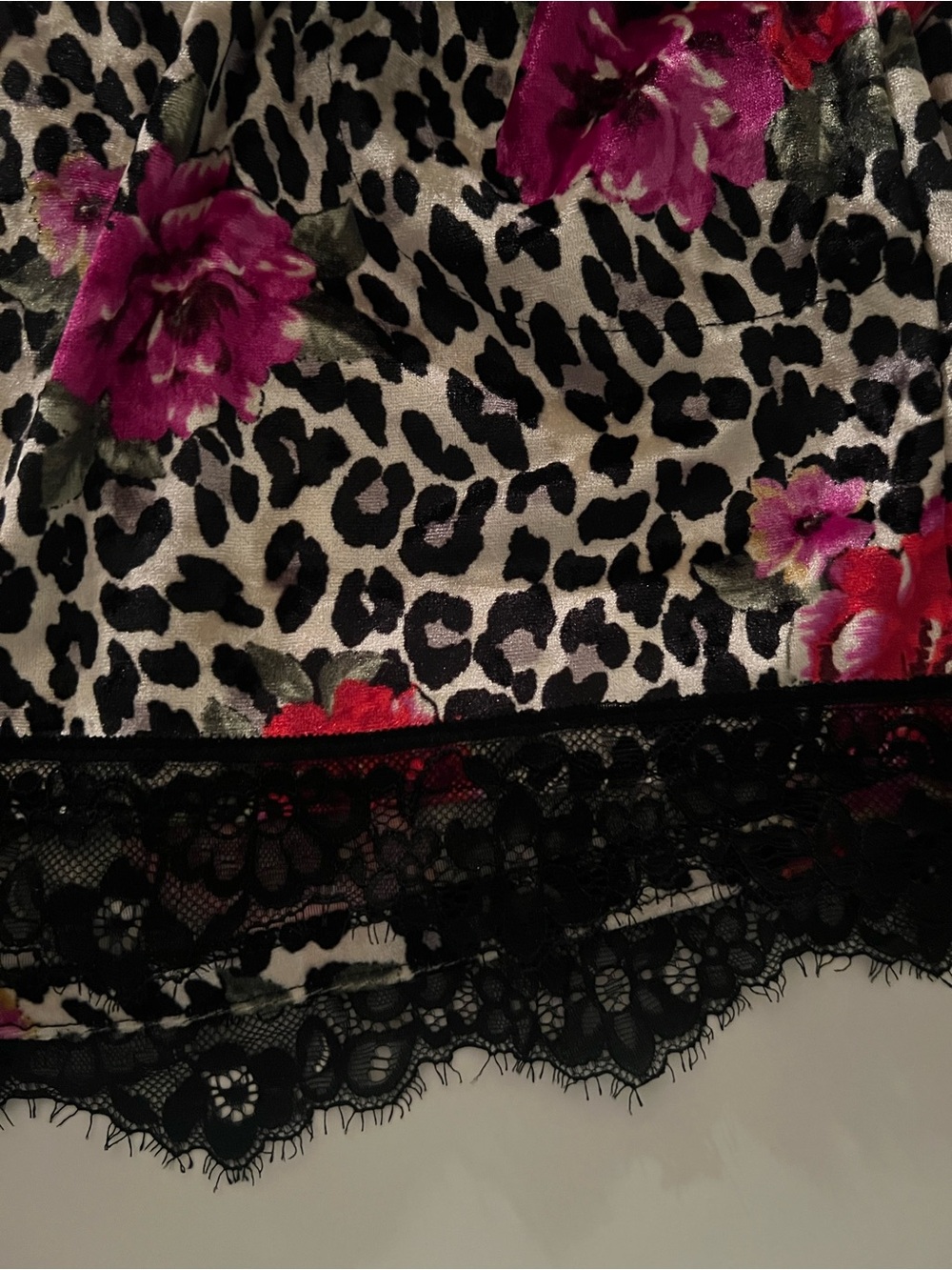 NWT sofia by sofia vergara Pajamas Black & Pink Floral Leopard Top & Shorts 3X - Picture 12 of 14